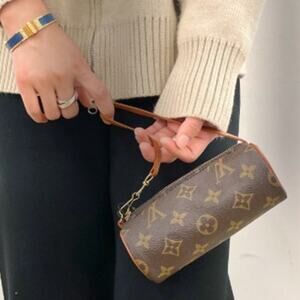💎✨BEAUTIFUL✨💎Authentic Louis Vuitton Monogram Mini Pouch for Papillon Bag